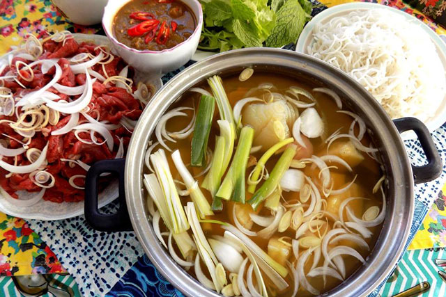 Cách làm bò nhúng dấm ngon ngất ngây lại cực kỳ đơn giản