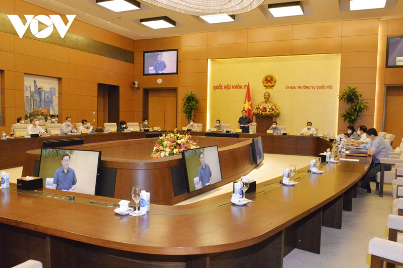 Ủy ban Thường vụ Quốc hội họp khẩn: Quyết định các vấn đề cấp bách về dịch COVID-19