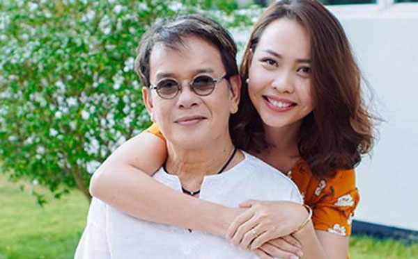 Cuộc sống ở tuổi 74 của nhạc sĩ Đức Huy bên vợ 9X kém 44 tuổi: Mỗi ngày đều quấn quýt, hôn nhau không dưới 10 lần