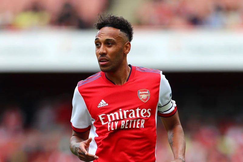 Tiền đạo: Pierre-Emerick Aubameyang. Tiền đạo: Pierre-Emerick Aubameyang.