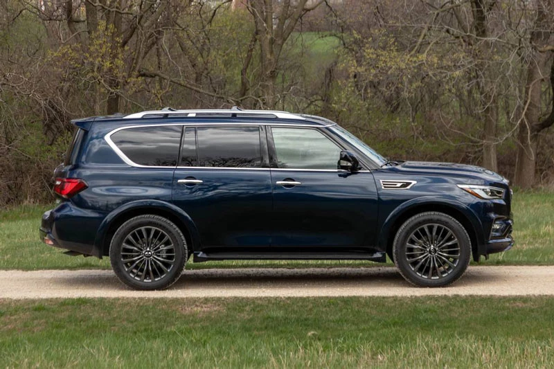 10. Infiniti QX80.