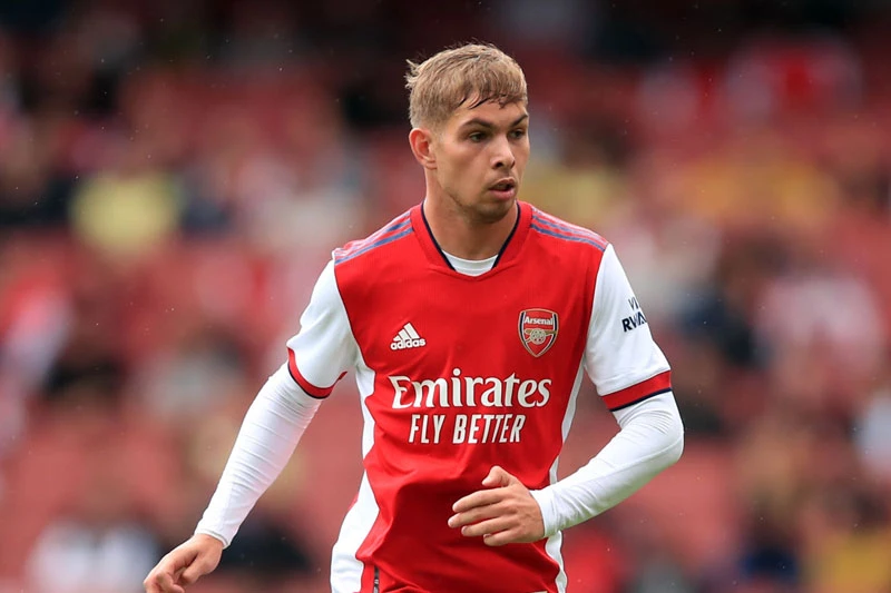 Tiền đạo: Emile Smith Rowe. Tiền đạo: Emile Smith Rowe.