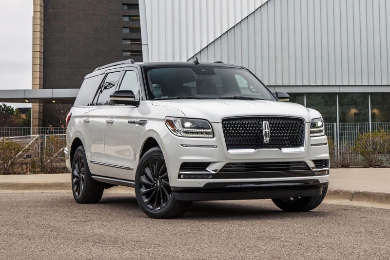 6. Lincoln Navigator.