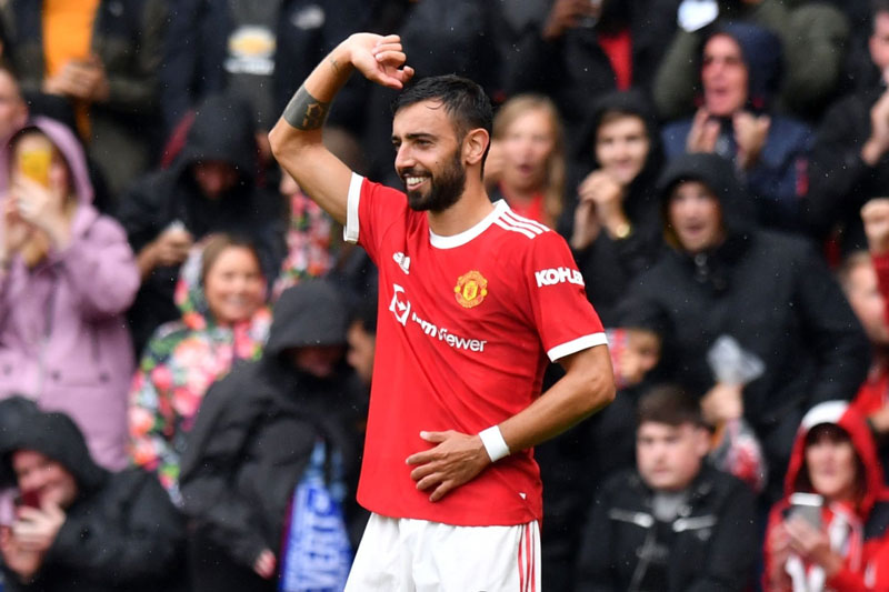 CLIP: Siêu phẩm đá phạt không thể cản phá của Bruno Fernandes vào lưới Everton