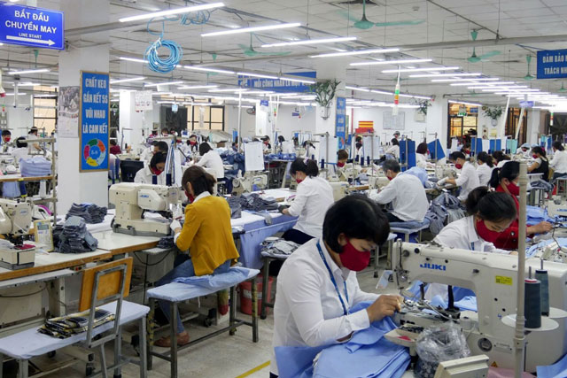 Sản xuất công nghiệp trong dịch: Khó khăn tiếp tục bủa vây từ nhiều phía