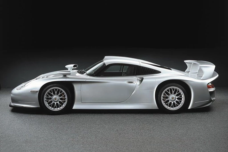 10. Porsche 911 GT1 Strassenversion.