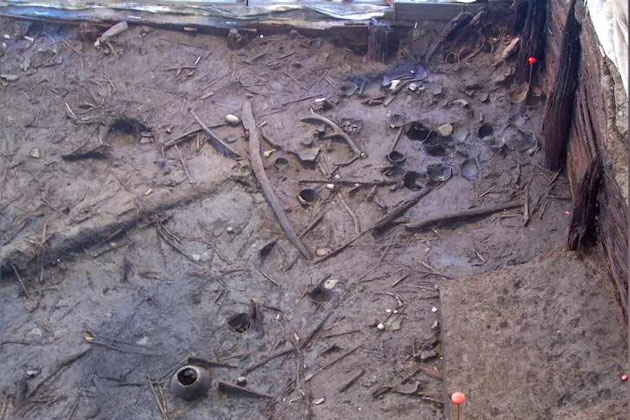  'Bể bơi vô cực' thời kỳ đồ đồng, nghi lễ nước siêu nhiên