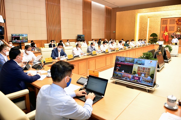 Đẩy mạnh chiến lược vaccine, thành lập Tổ công tác đặc biệt để tháo gỡ khó khăn cho doanh nghiệp