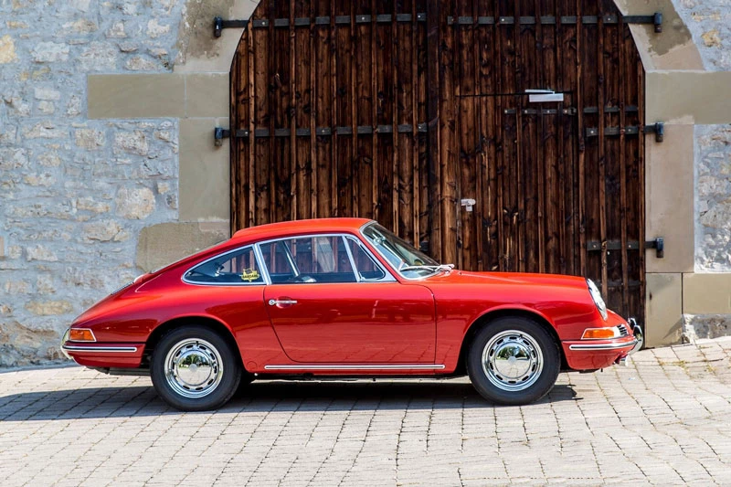 4. Porsche 901.