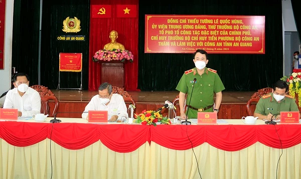 Trong chuyến thăm và làm việc với Công an tỉnh An Giang vào đầu tháng 8, Thiếu tướng Lê Quốc Hùng, Ủy viên Trung ương Đảng, Thứ trưởng Bộ Công an