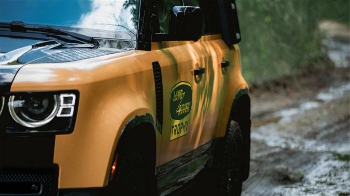 Cận cảnh Land Rover Defender Trophy đậm chất phiêu lưu 6