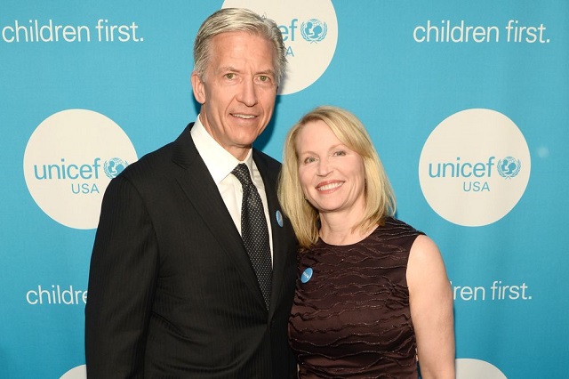 Chân dung tỷ phú là cố vấn cho những gia tộc giàu có nhất thế giới