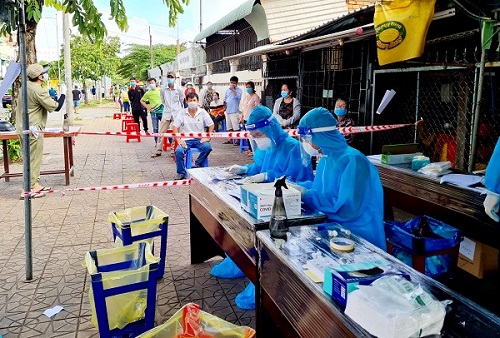 Vĩnh Long: Đang lo hậu sự thì được thông báo người mất nhiễm COVID-19