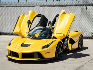 Siêu xe Ferrari LaFerrari sử dụng 6 năm vẫn được rao bán gần 100 tỷ đồng