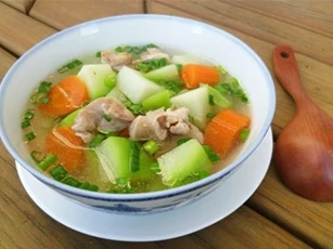 Gà hầm đu đủ xanh cho vòng 1 săn chắc