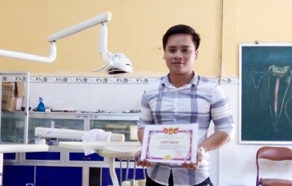 Sóc Trăng: Chàng bác sĩ tương lai giúp sản phụ “vượt cạn” ngay tại chốt kiểm dịch COVID-19