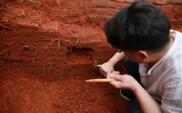 Ngôi mộ kỳ lạ nhất thời Hán: Không hài cốt, không châu báu, thứ bên trong khiến học giả thốt lên: "Vàng bạc làm sao sánh nổi!"