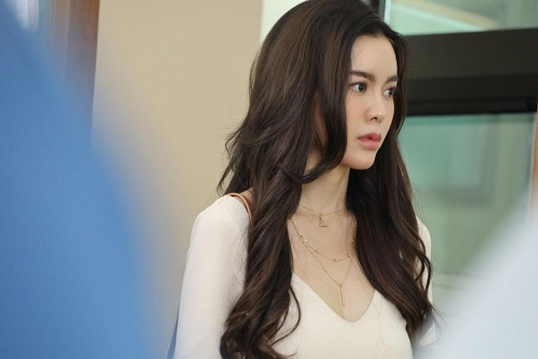 Chồng nằng nặc đòi nghỉ việc nhưng đột nhiên lại rút đơn, hóa ra là vì người yêu cũ