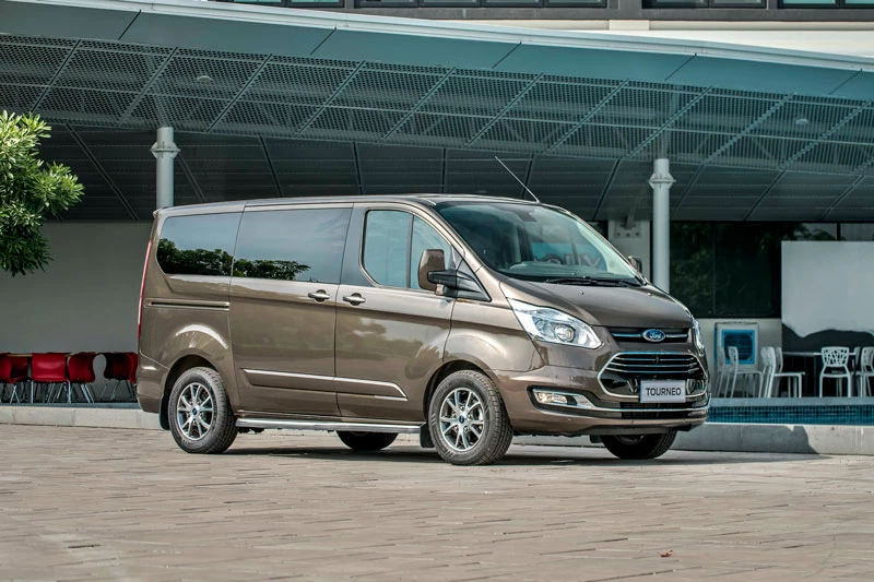 =3. Ford Tourneo (doanh số: 6 chiếc). Ảnh: Ford Việt Nam.