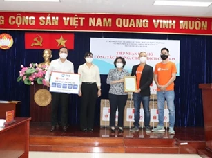 Tập đoàn SEA tặng vật tư y tế trị giá 42 tỷ đồng cho TP Hồ Chí Minh chống dịch