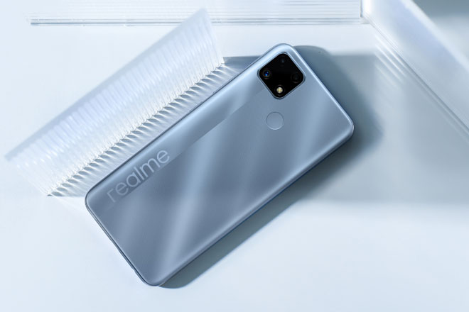 Đánh giá smartphone RAM 4 GB, pin 6.000 mAh, giá 4,99 triệu tại Việt Nam