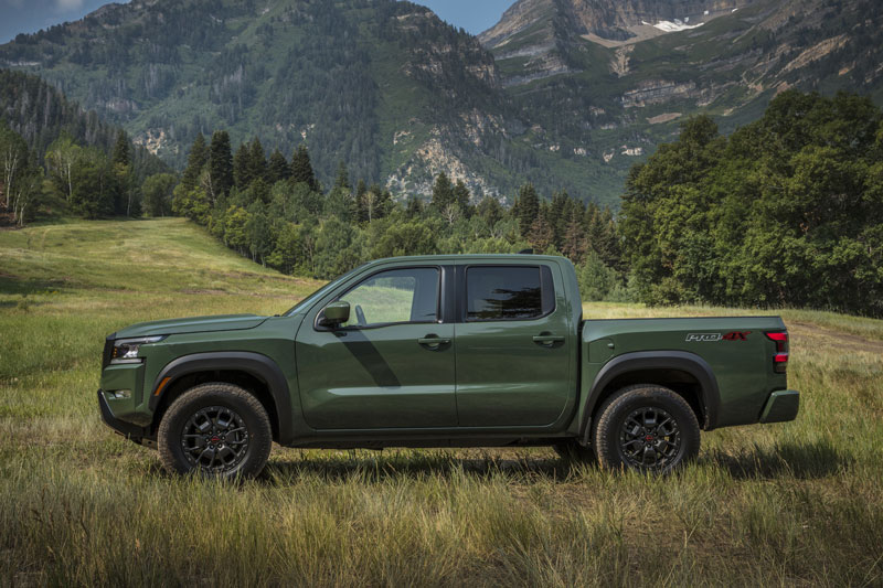 Xe bán tải Nissan dùng động cơ V6, giá gần 640 triệu đồng