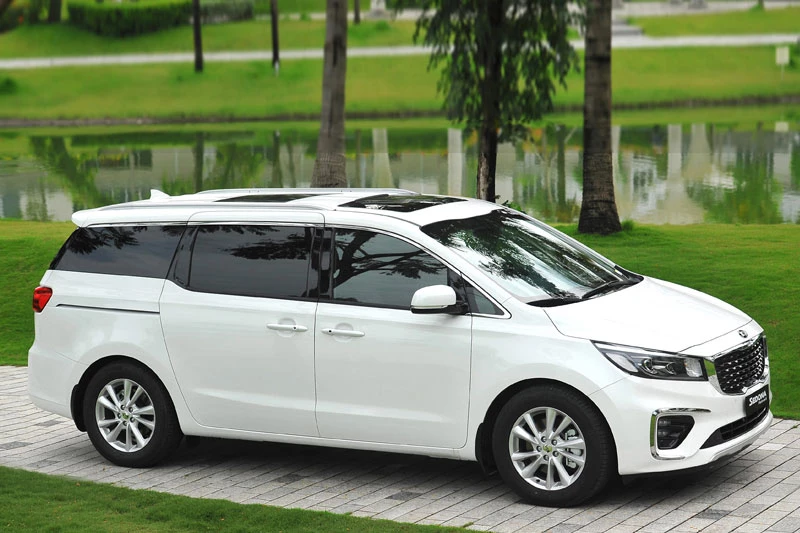 =8. Kia Sedona (doanh số: 36 chiếc). Ảnh: Kia Việt Nam.