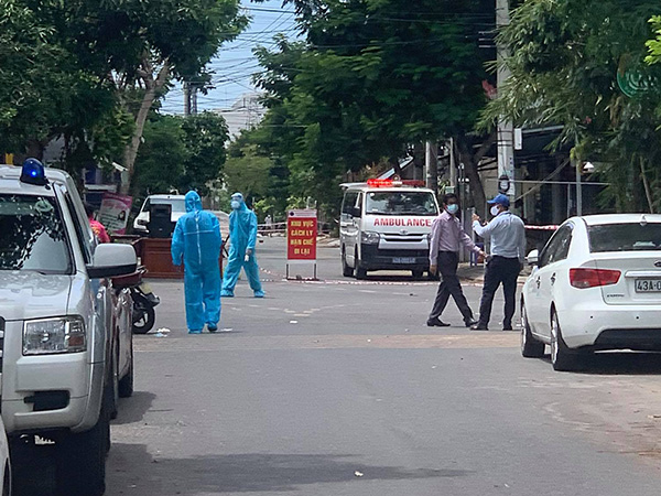 Đà Nẵng: Phường Mỹ An tạm ngưng cấp Giấy đi đường vì Tổ tiếp nhận hồ sơ tiếp xúc với F0 