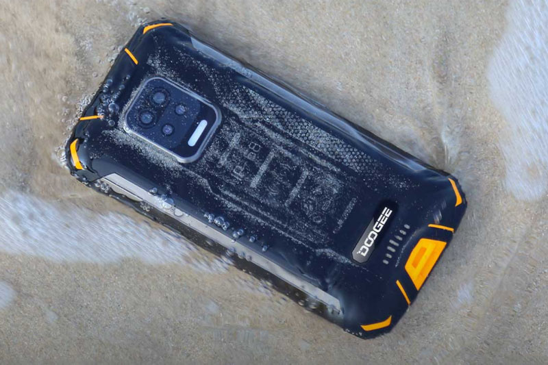 Smartphone ‘nồi đồng cối đá’, pin 10.050 mAh, 4 camera sau, giá gần 6 triệu