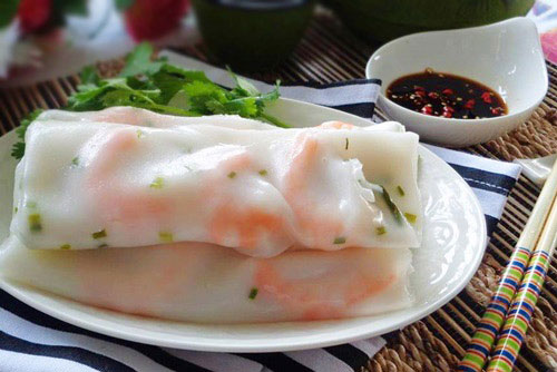 Tự làm bánh cuốn nóng nhân tôm cực đơn giản ngay tại nhà