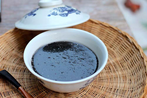 Cách nấu chè mè đen sắn dây đẹp da, tốt cho sức khỏe