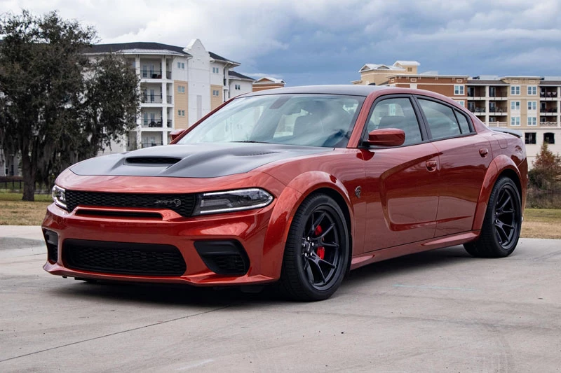 1. Dodge Charger (doanh số: 46.615 chiếc, chiếm 12,5% thị phần).