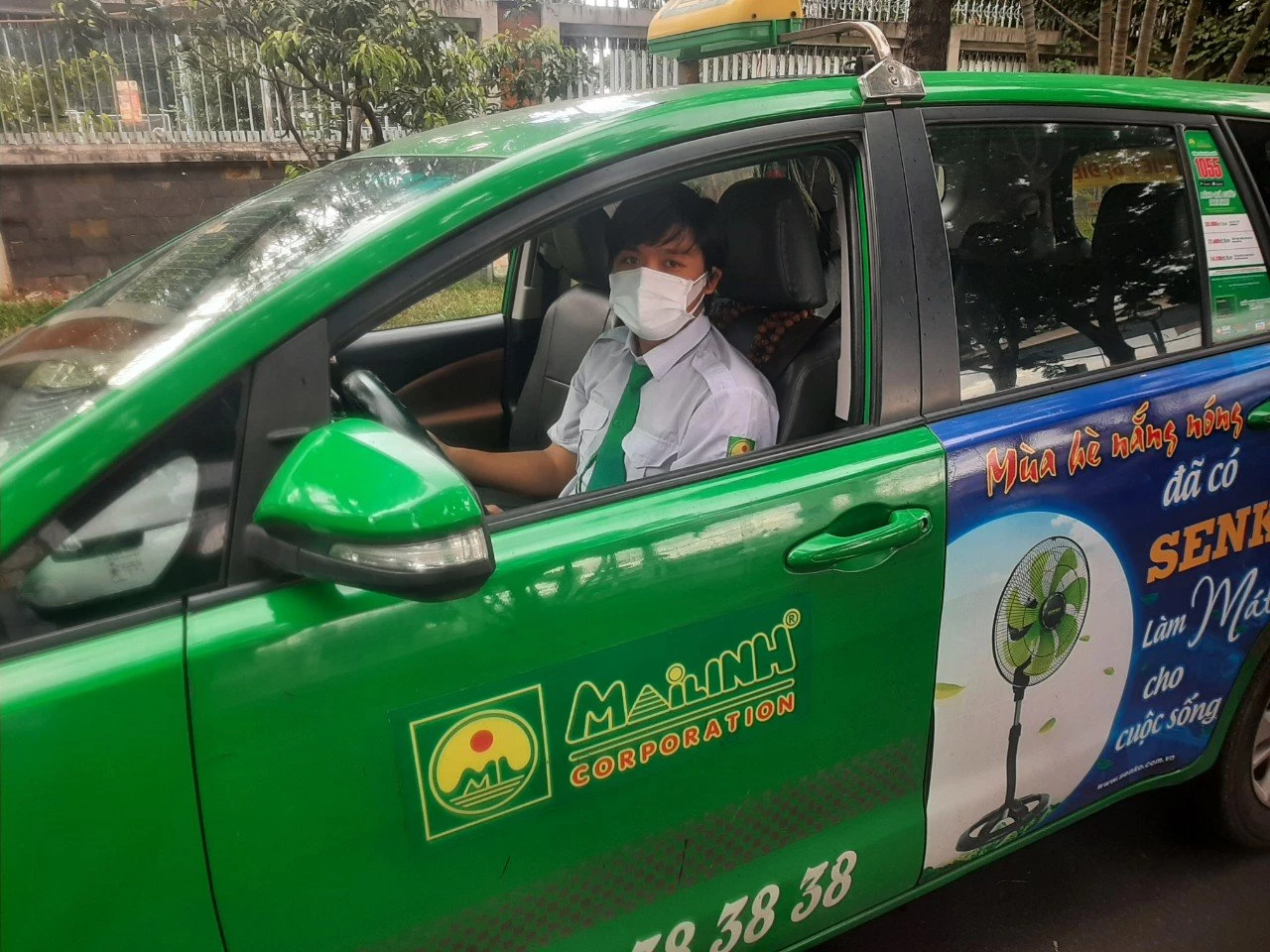 Lái xe taxi Mai Linh Hồ Thanh Hải giúp sản phụ sinh con an toàn trên taxi trong đêm.