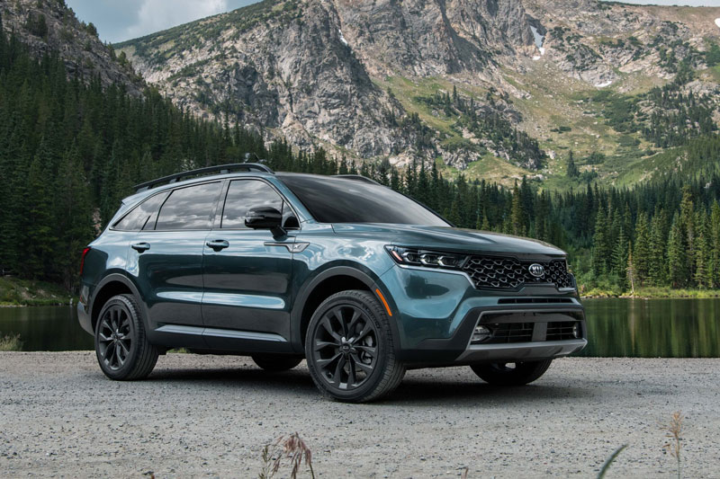 Kia Sorento vượt mặt Hyundai Santa Fe về doanh số