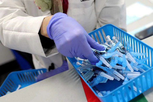 Hàng triệu liều vaccine COVID-19 sắp hết hạn giữa "cơn khát" trên toàn cầu