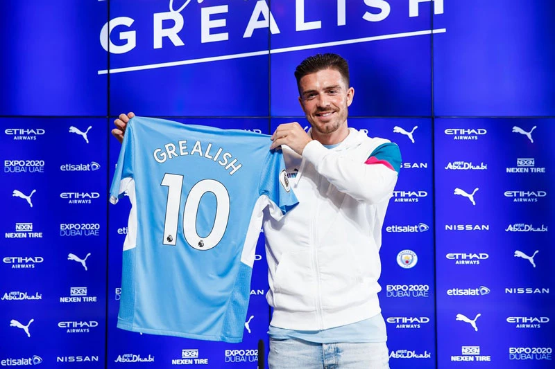 3. Jack Grealish (Man City, 380.000 bảng/tuần, bao gồm cả tiền thưởng).