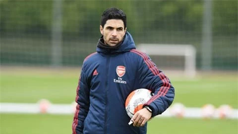 Arteta tiết lộ Arsenal sẽ tiếp tục mua sắm