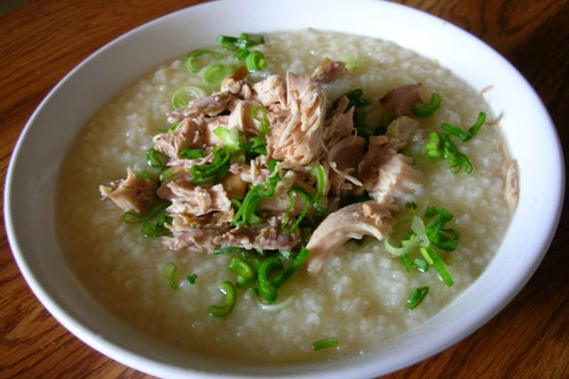 Cách nấu cháo gà nhanh mềm bằng nồi cơm điện