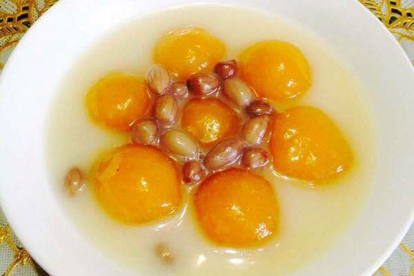 Cách nấu chè bí đỏ đậu phộng ngọt bùi, tốt cho mắt