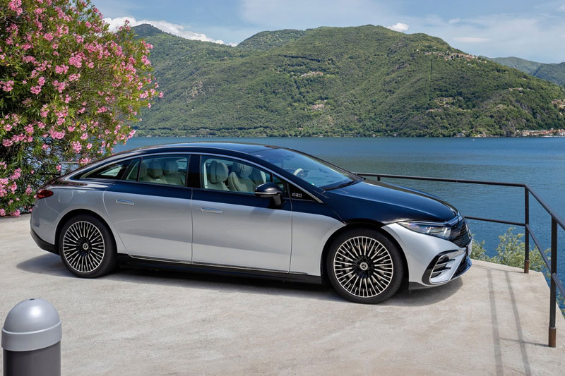 Mercedes-Benz EQS 2022 chốt giá gần 3 tỷ đồng
