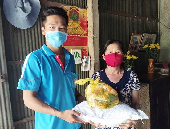 Chàng trai trẻ với những chuyến xe nghĩa tình, mong muốn không ai bị bỏ lại giữa đại dịch COVID-19