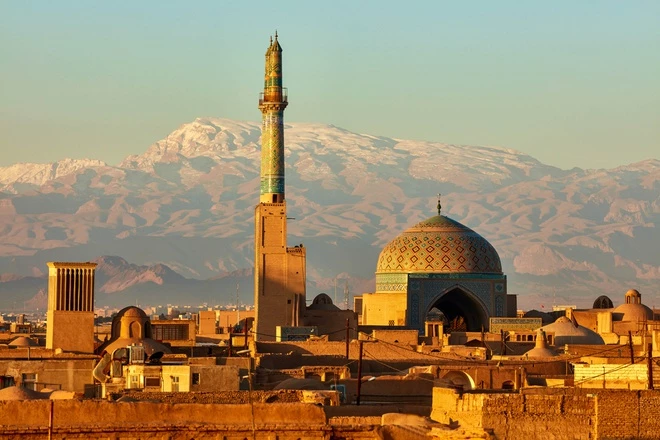 Không chỉ là sa mạc, Iran còn sở hữu nhiều dạng địa hình và cảnh quan hấp dẫn. Cùng với đó, đất nước Trung Đông này nổi tiếng với một nền văn hóa phong phú và lịch sử kéo dài hàng nghìn năm. Với 24 địa điểm được công nhận, Iran là đất nước có số lượng di sản thế giới UNESCO cao thứ ba ở châu Á. Ảnh: Urlaubsguru.