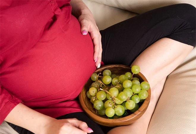 Dinh dưỡng bà bầu: 7 loại quả không nên ăn kẻo hại con 