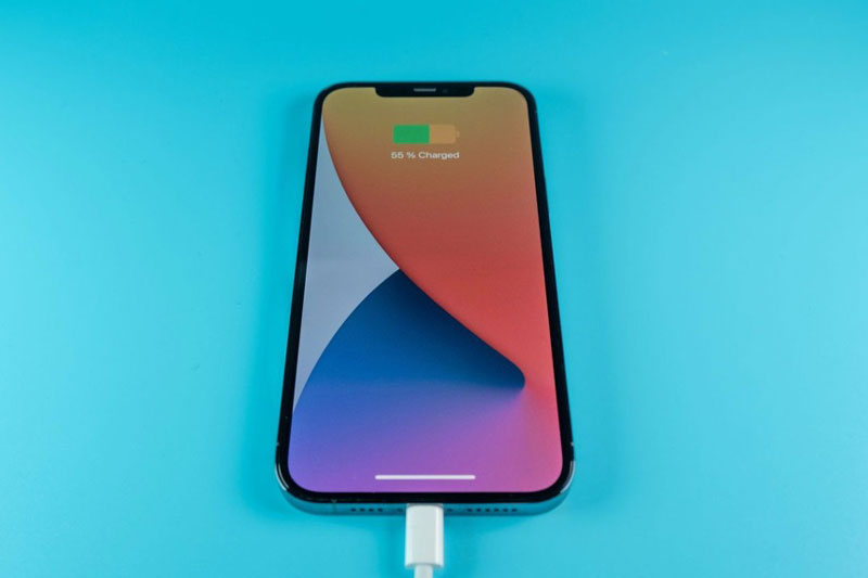 Công nghệ khắc phục điểm yếu về pin của iPhone