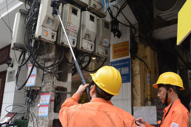 Tổng công ty Điện lực miền Trung giảm tiền điện cho 741.000 khách hàng