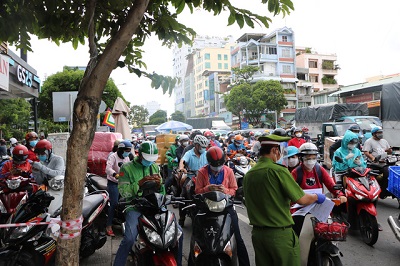 Cách nào giảm tắc đường, kẹt xe khi khai báo di biến động dân cư tại TP Hồ Chí Minh?