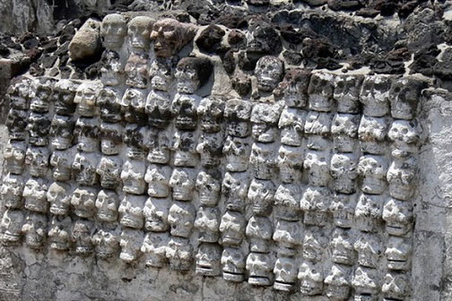 Rùng rợn tòa tháp sọ người Aztec 500 năm tuổi