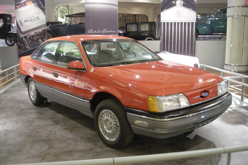 7. Ford Taurus 1986.