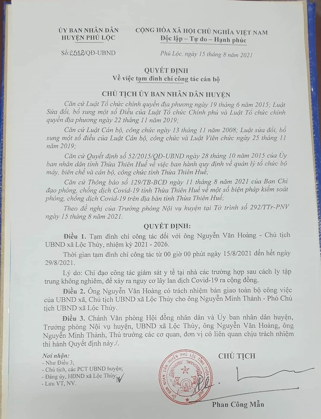 Quyết định về việc tạm đình chỉ công tác cán bộ của UBND huyện Phú Lộc