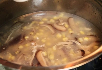 Món ngon mỗi ngày: Cách làm súp gà ngon đúng vị